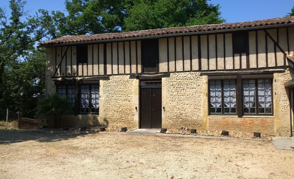 Les Gites De Castera Aire-sur-lʼAdour Eksteriør bilde
